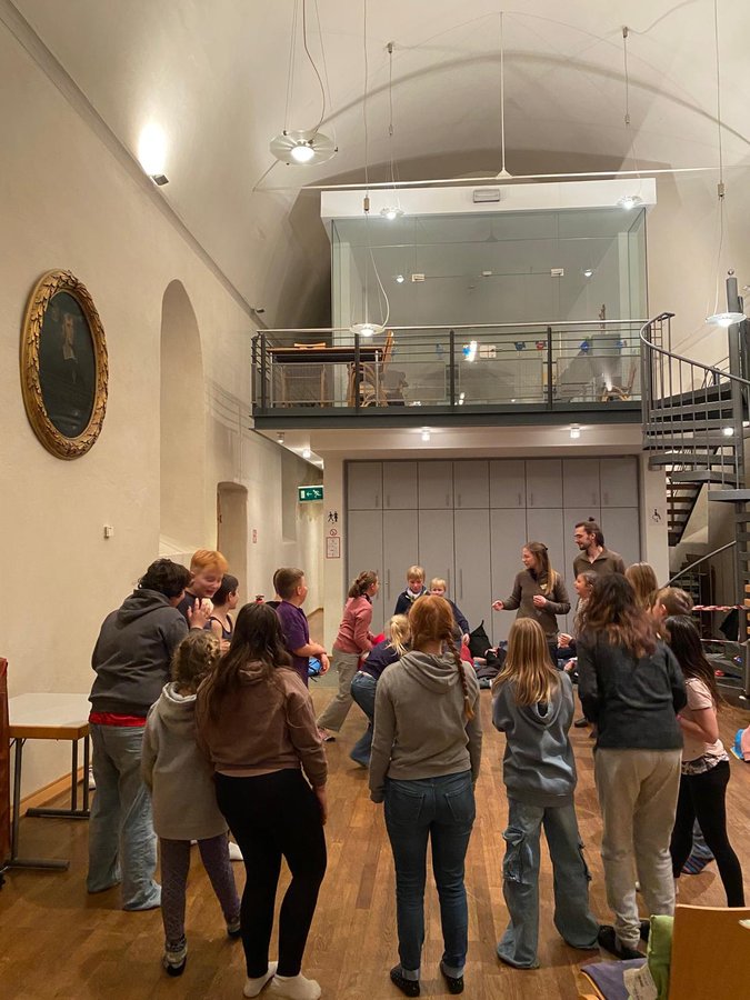 Übernachtungsaktion mit Ausflug und Kapellenkino